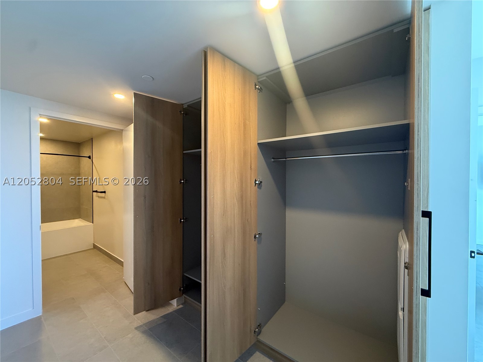 121 NE 5th St 3013