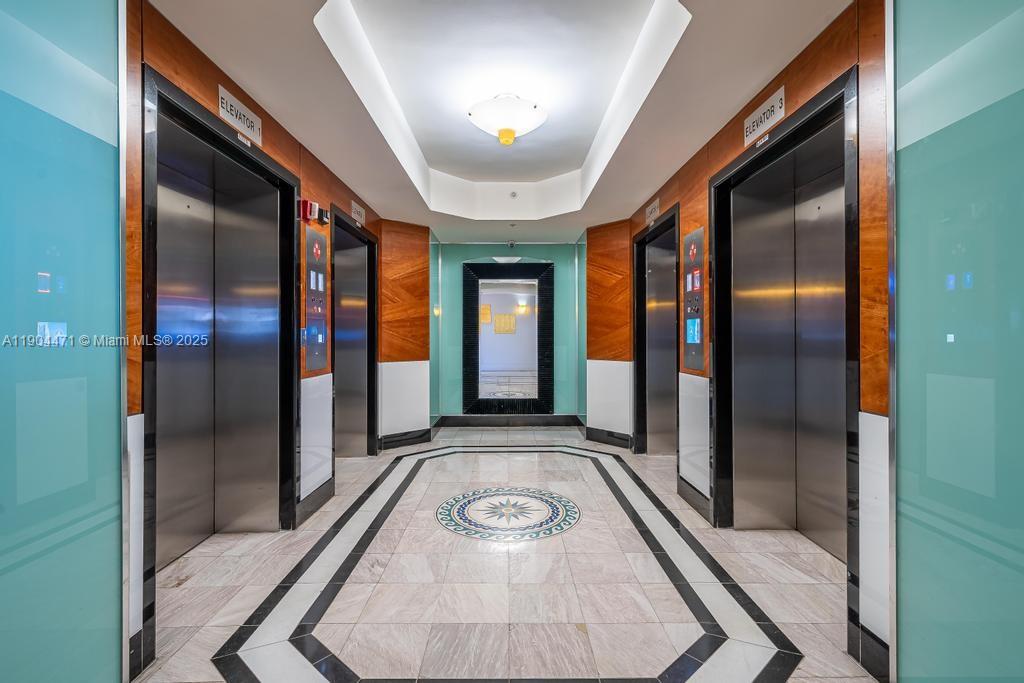 LA GORCE PALACE CONDO - Residential Lease