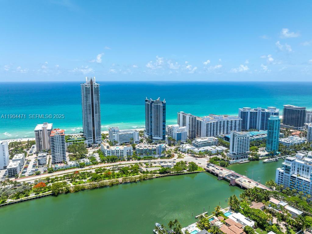 6301 Collins Ave 1405