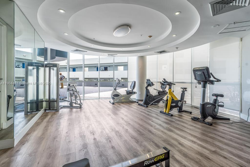 LA GORCE PALACE CONDO - Residential Lease