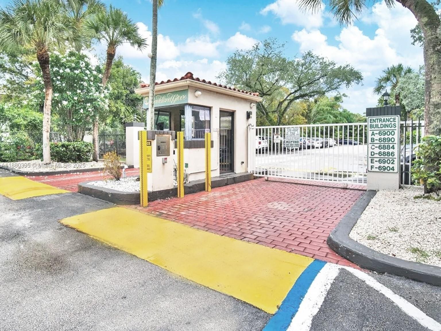 DADELAND GROVE CONDO - Residential Lease