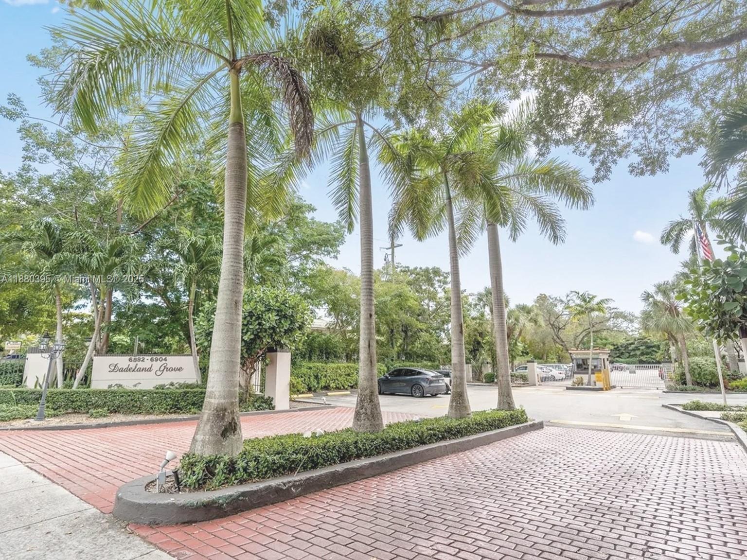 DADELAND GROVE CONDO - Residential Lease