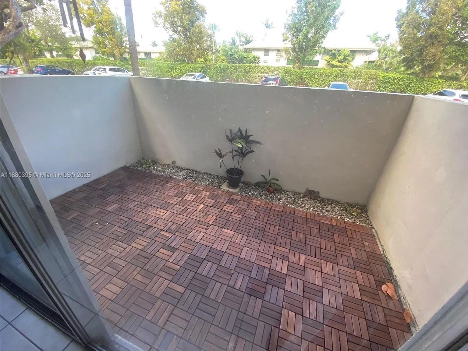 DADELAND GROVE CONDO - Residential Lease