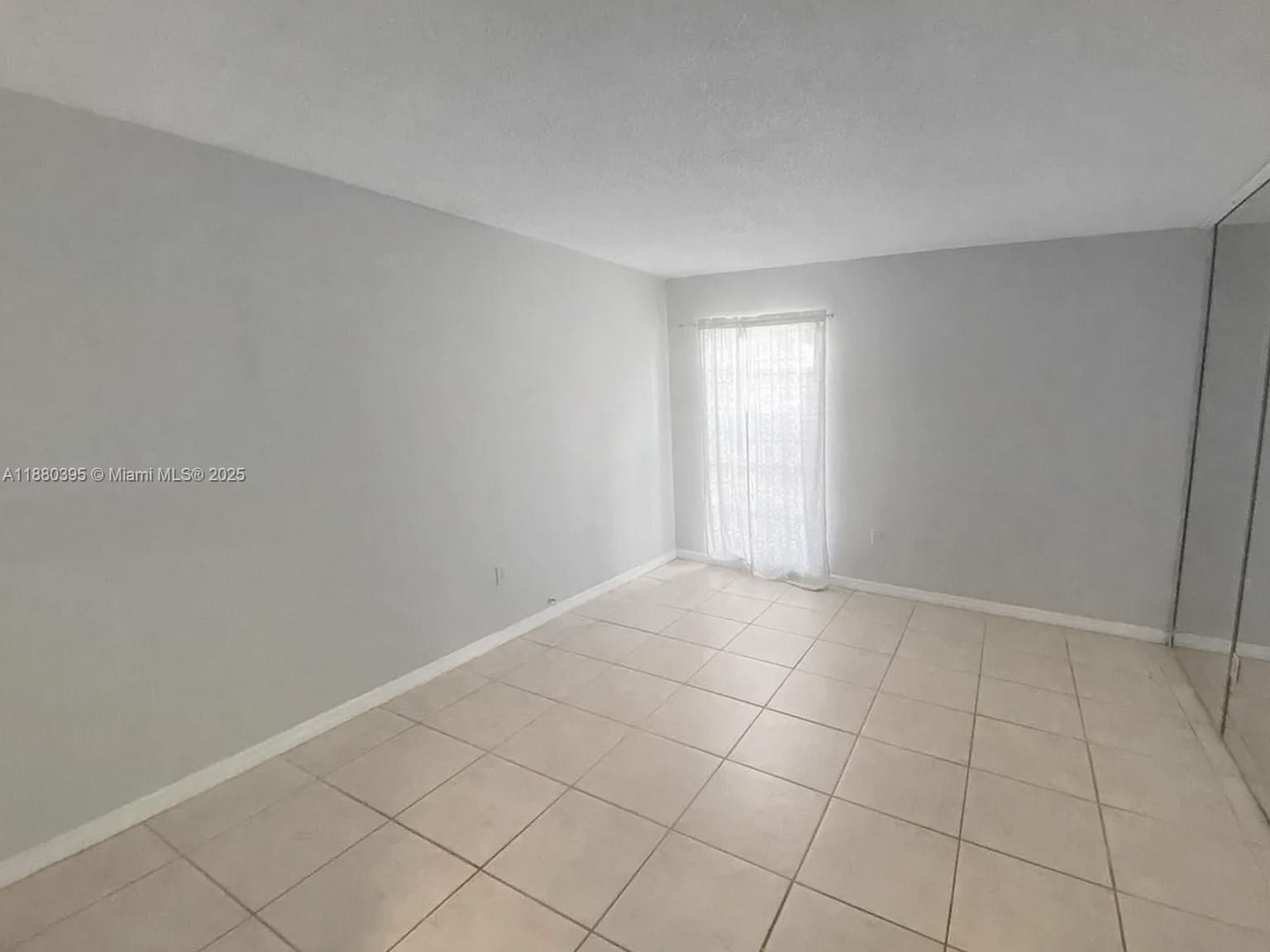 DADELAND GROVE CONDO - Residential Lease