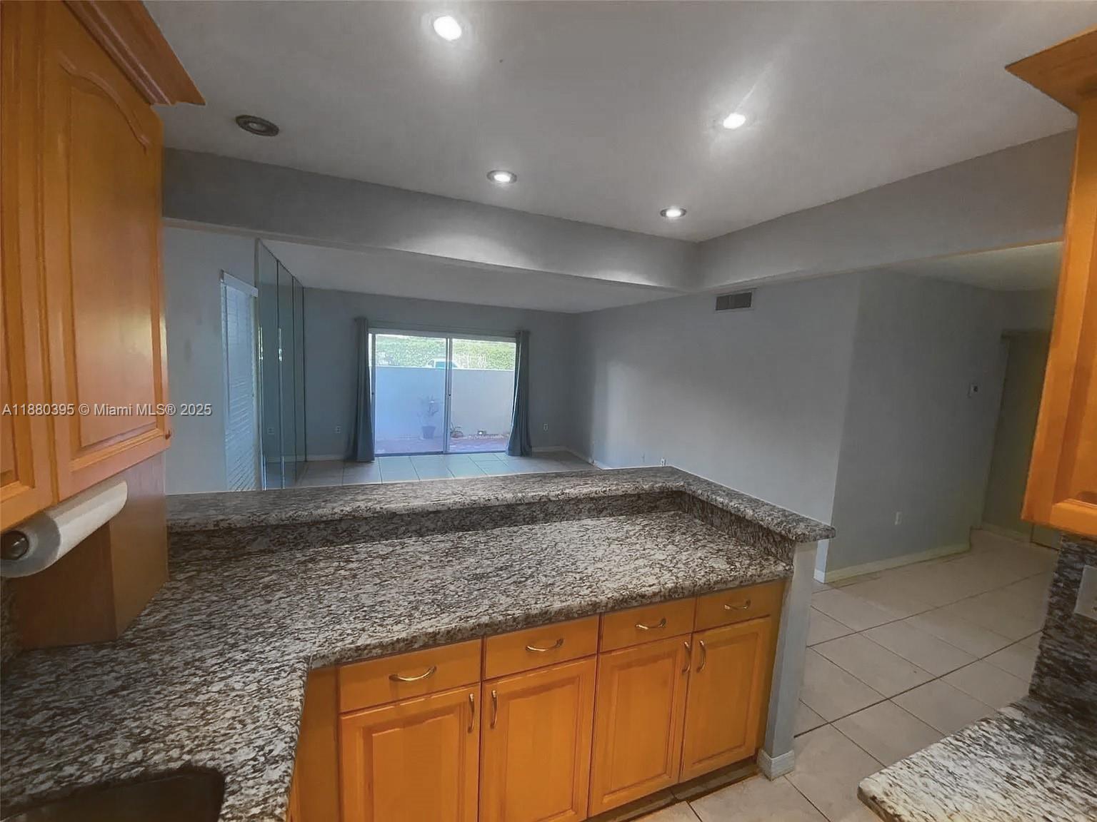 DADELAND GROVE CONDO - Residential Lease