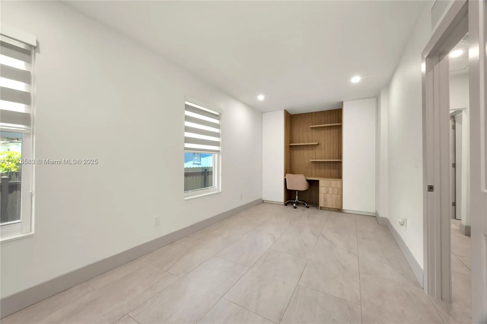 Miami, Florida 33155, United States, 4 Bedrooms Bedrooms, ,2 BathroomsBathrooms,Residential,Pending,119073