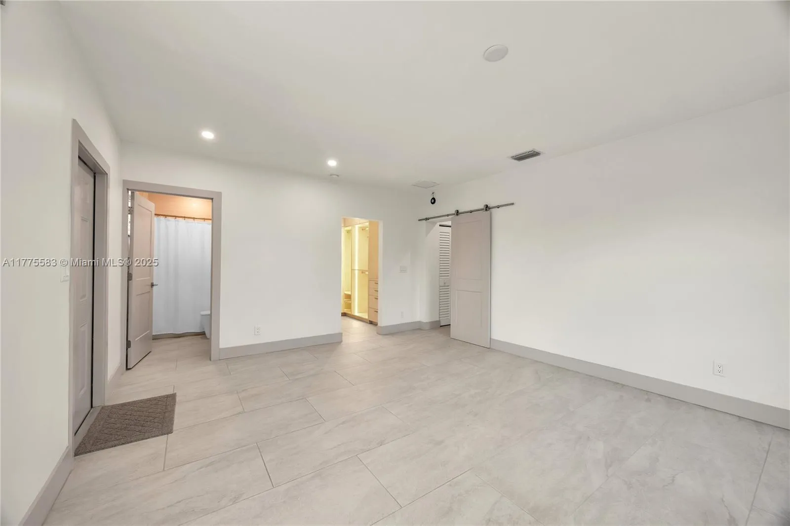 Miami, Florida 33155, United States, 4 Bedrooms Bedrooms, ,2 BathroomsBathrooms,Residential,Pending,119073