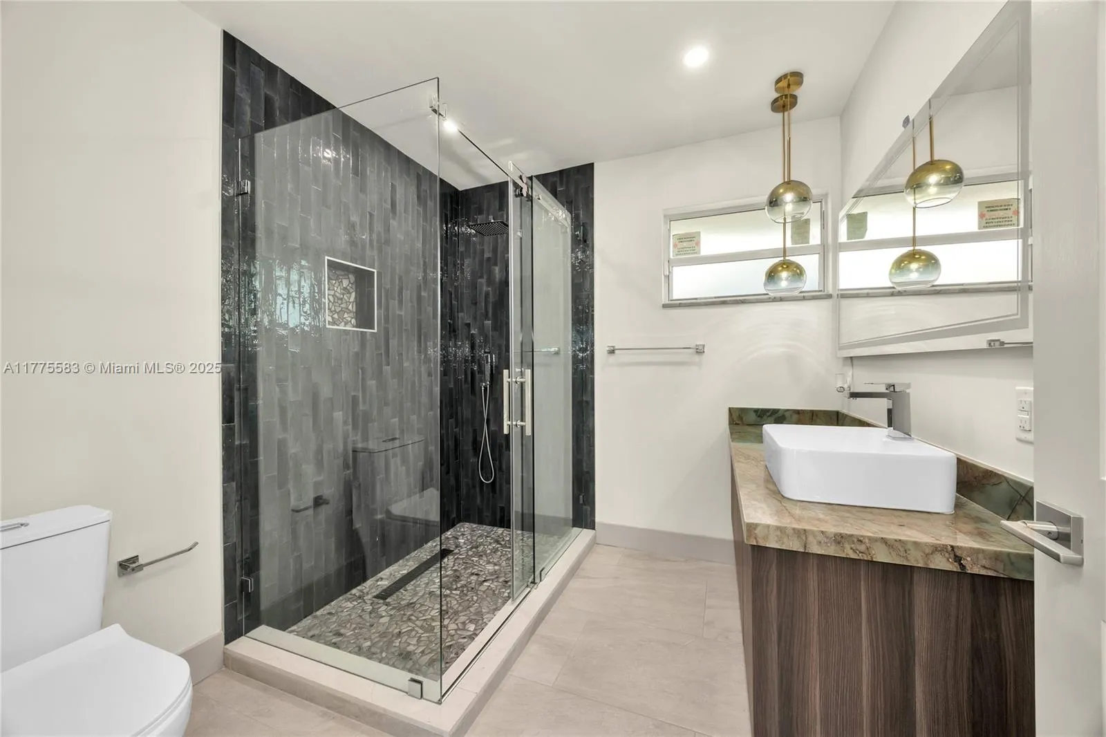 Miami, Florida 33155, United States, 4 Bedrooms Bedrooms, ,2 BathroomsBathrooms,Residential,Pending,119073