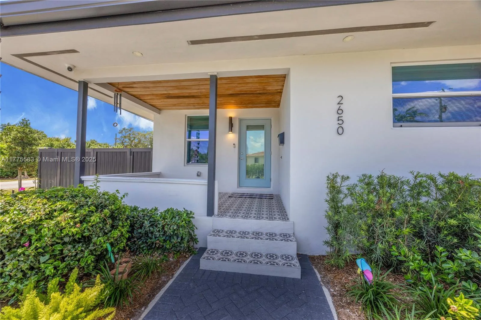 Miami, Florida 33155, United States, 4 Bedrooms Bedrooms, ,2 BathroomsBathrooms,Residential,Pending,119073