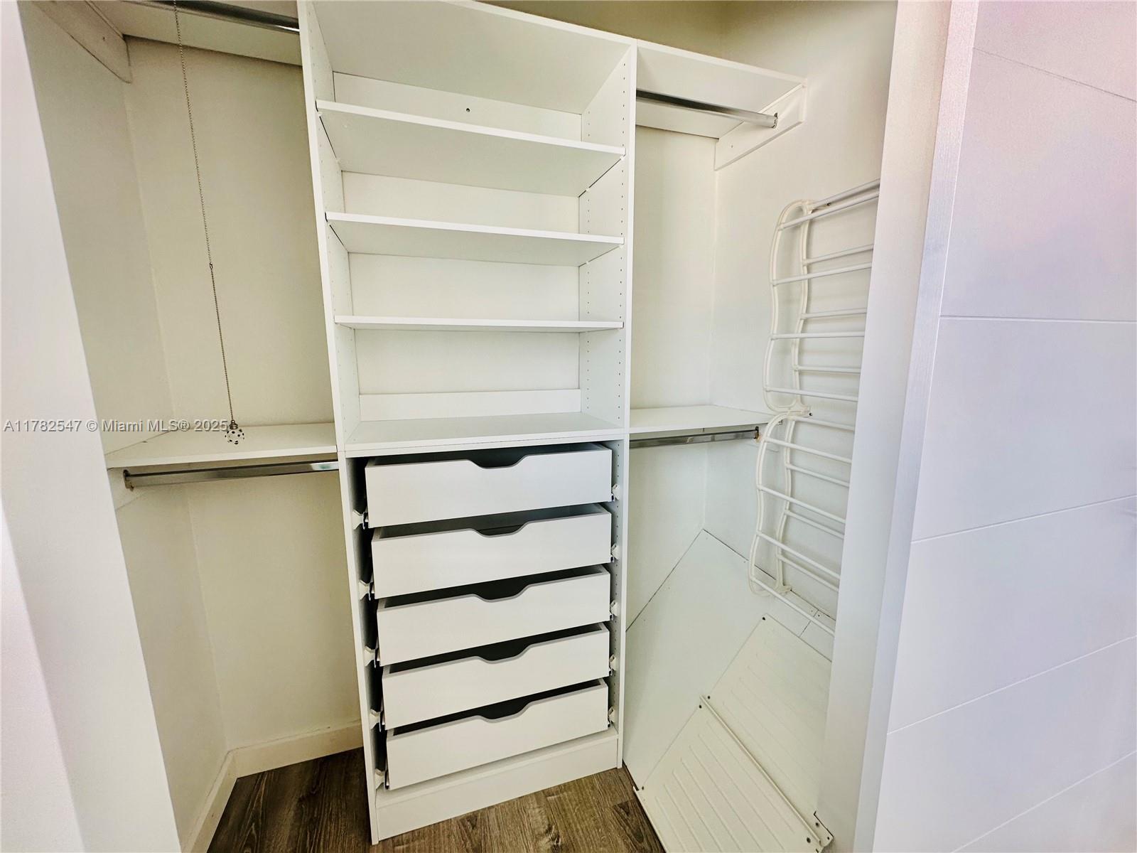 EASTERN SHORES 2ND ADDN - Residential