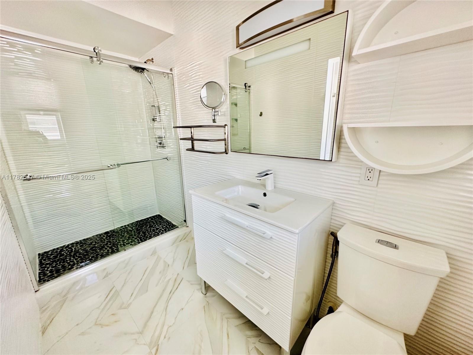 EASTERN SHORES 2ND ADDN - Residential