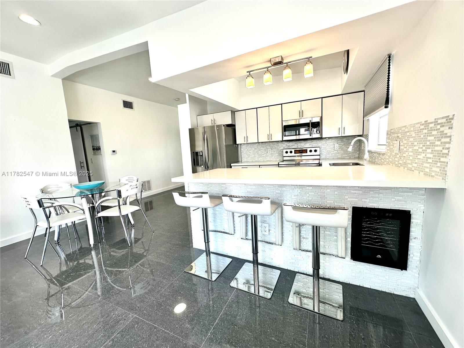 EASTERN SHORES 2ND ADDN - Residential