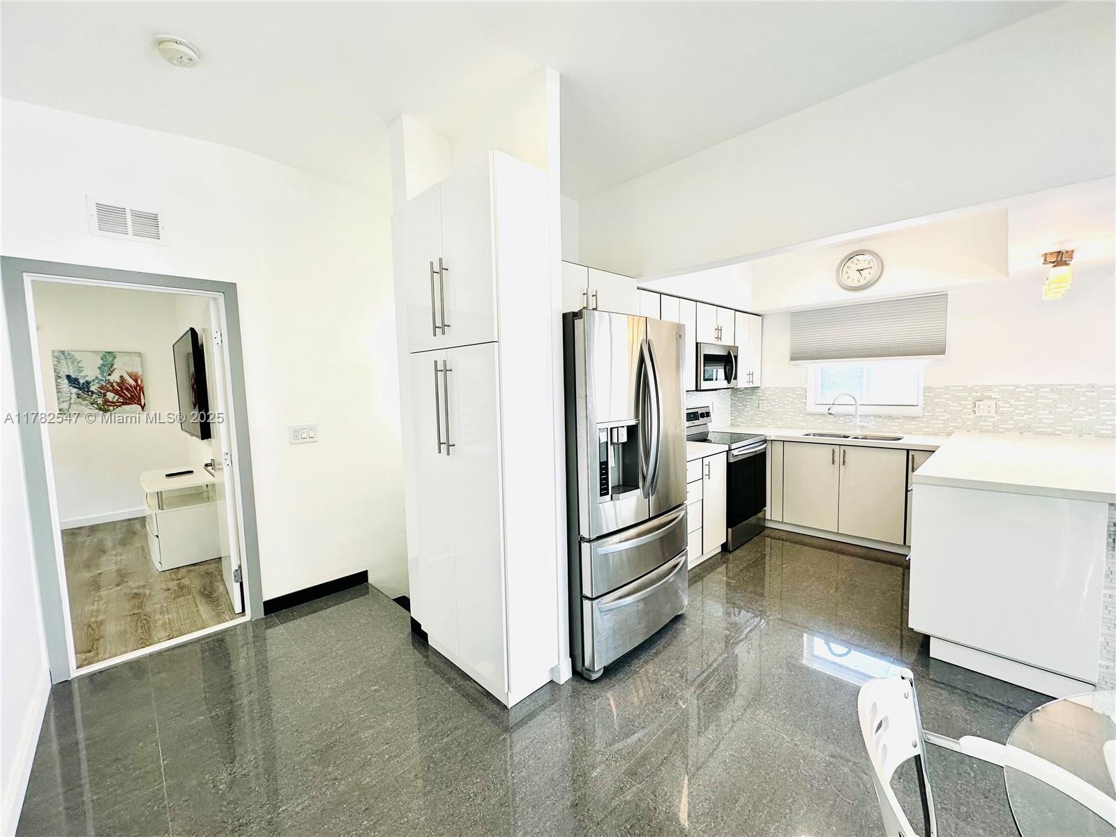 EASTERN SHORES 2ND ADDN - Residential