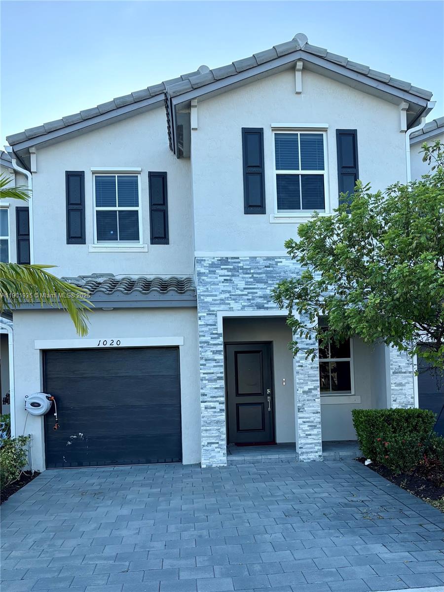 KEYS GATE RESIDENTIAL - Residential Lease