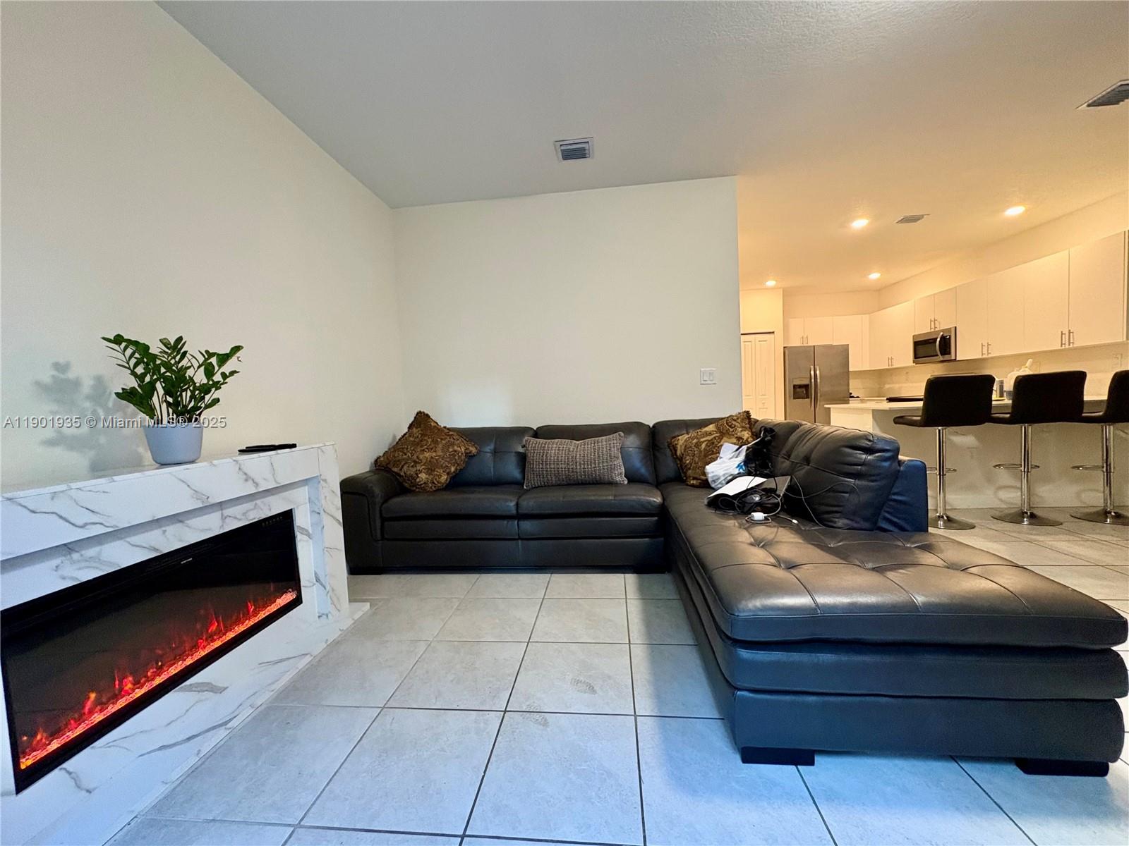 KEYS GATE RESIDENTIAL - Residential Lease