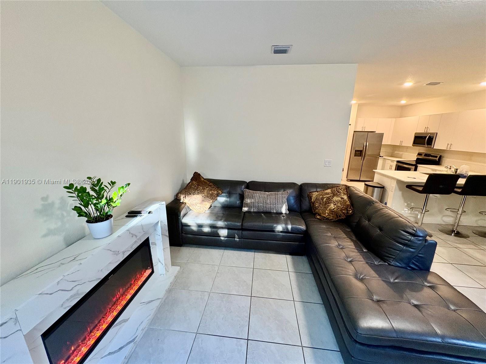 KEYS GATE RESIDENTIAL - Residential Lease