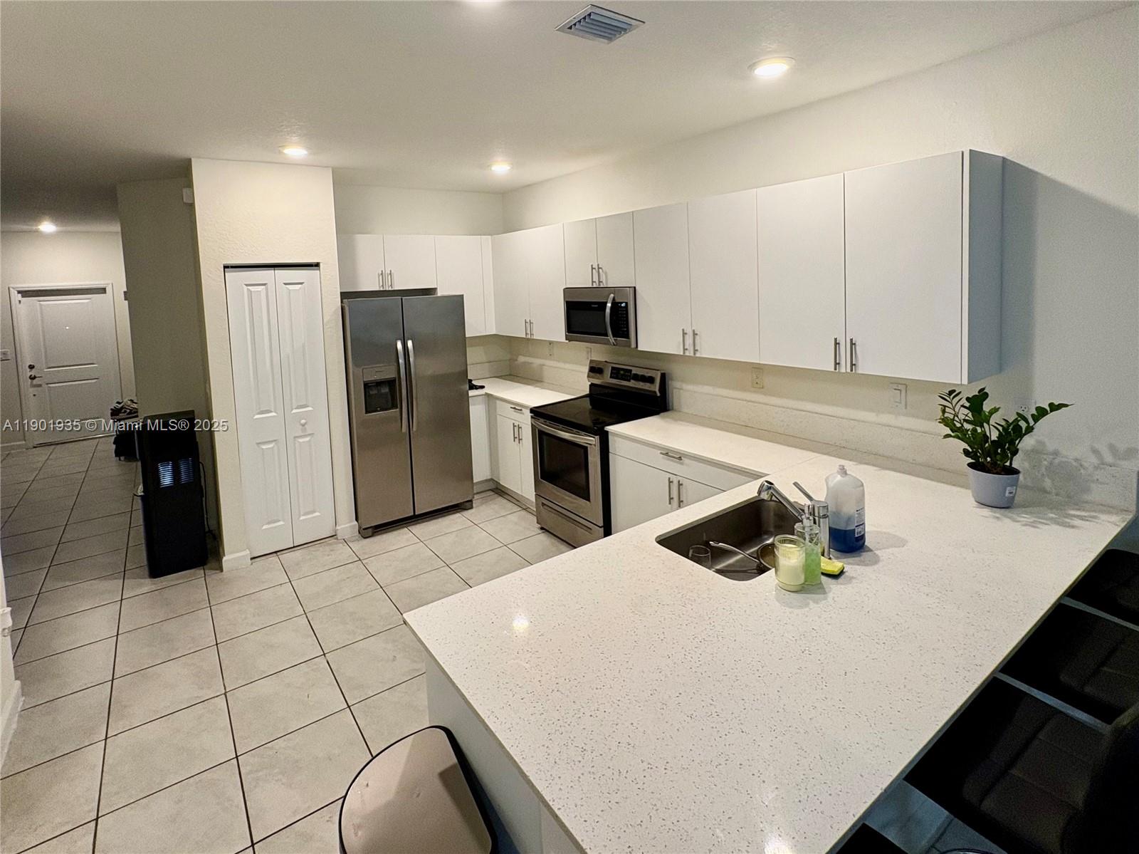 KEYS GATE RESIDENTIAL - Residential Lease