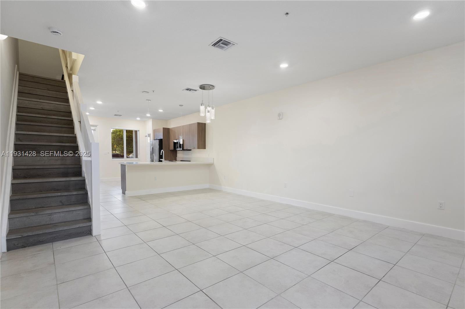 LANDMARK AT DORAL - Residential Lease