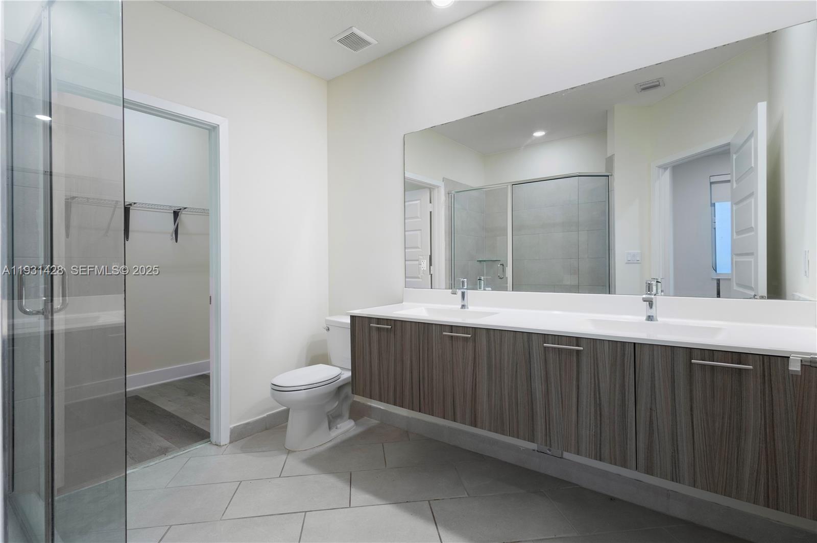 LANDMARK AT DORAL - Residential Lease