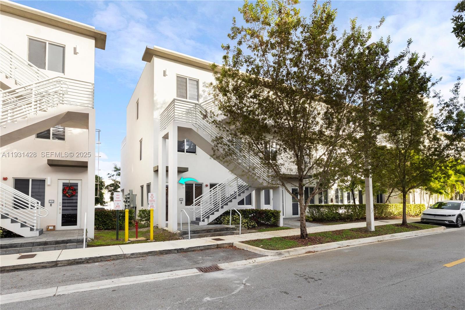 LANDMARK AT DORAL - Residential Lease