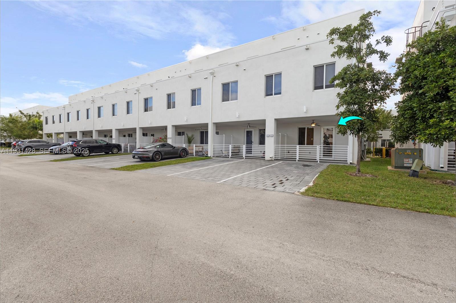 LANDMARK AT DORAL - Residential Lease