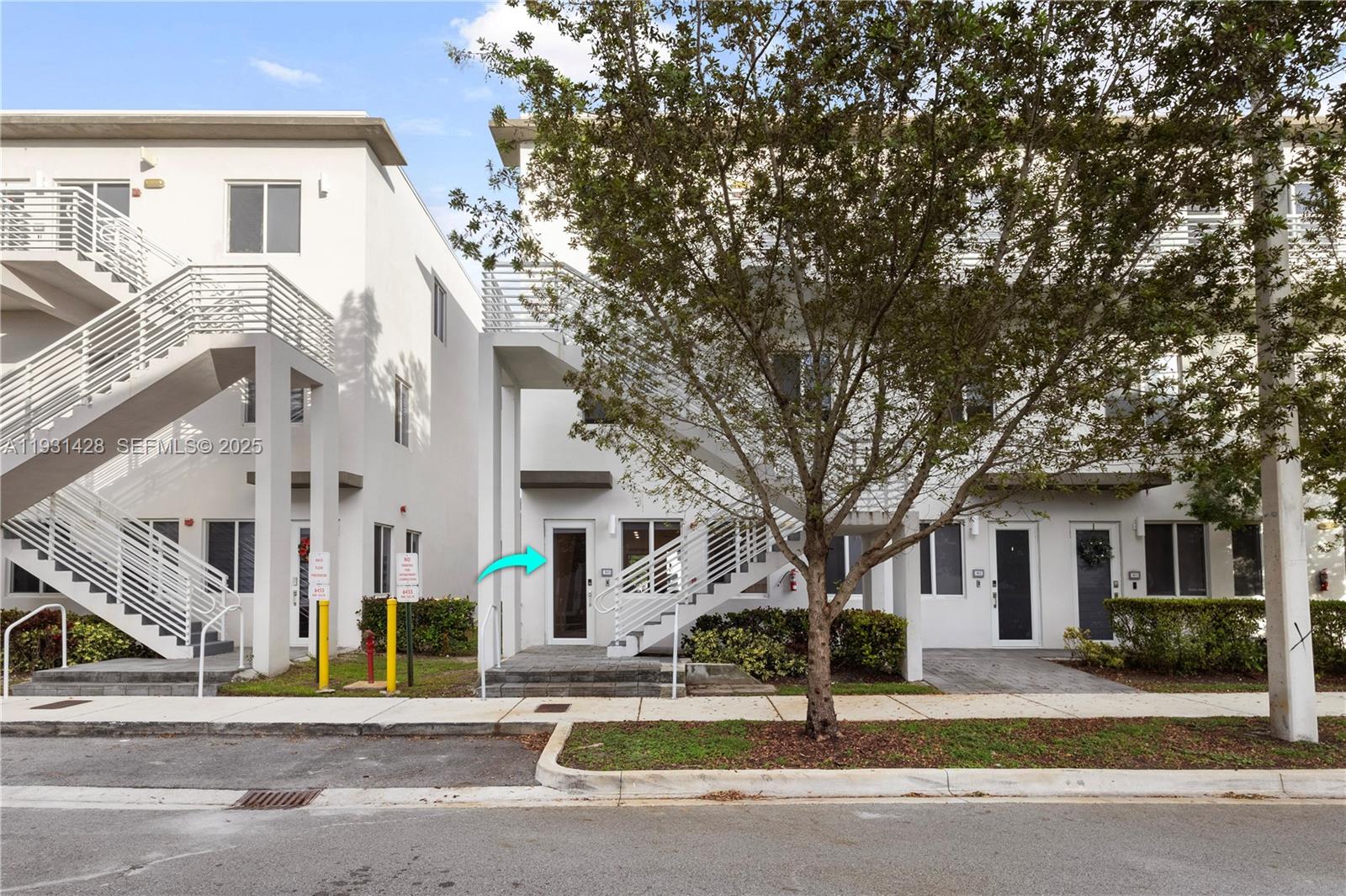 LANDMARK AT DORAL - Residential Lease