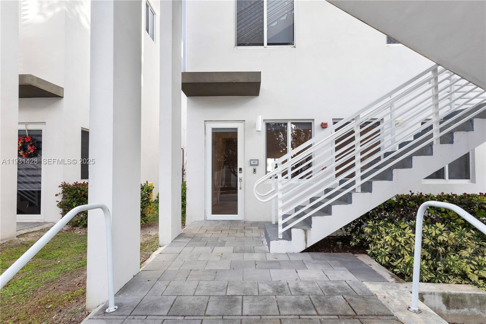 LANDMARK AT DORAL - Residential Lease