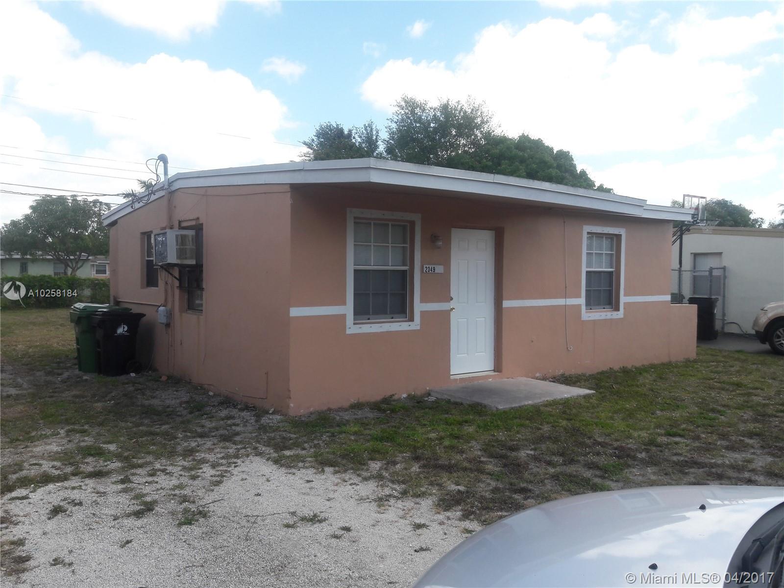 Nice little house in Ft Lauderdale. 2/1 recently updated.