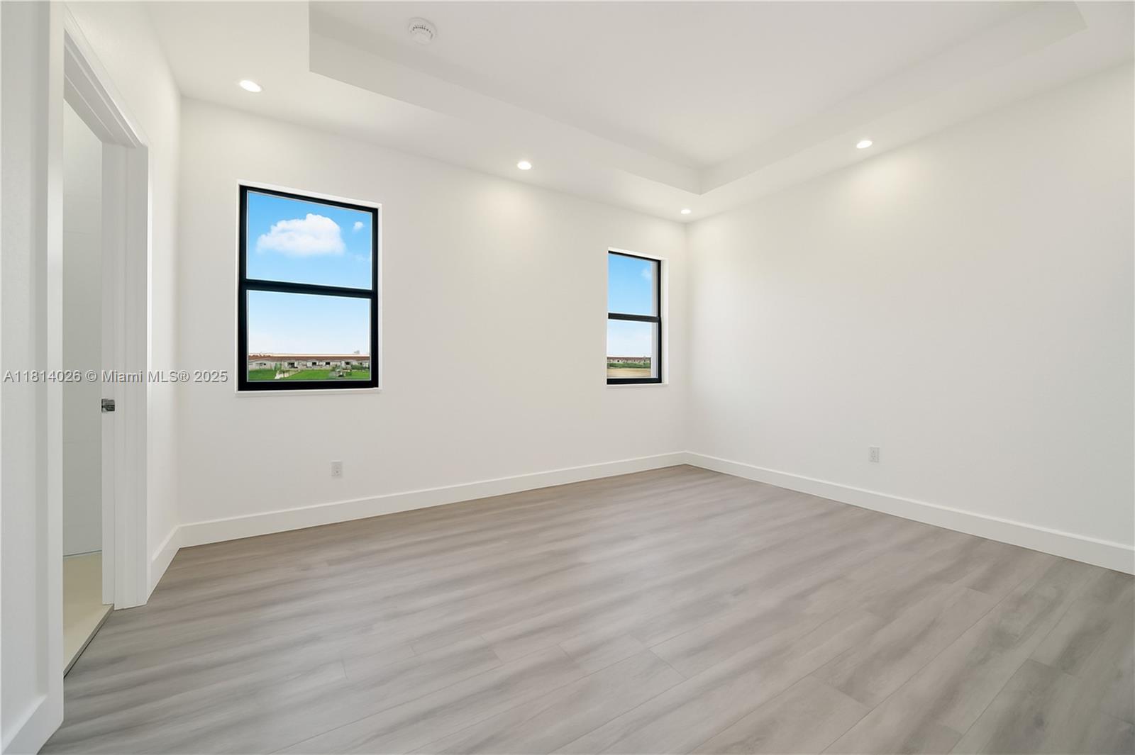 ENCLAVE SOUTH PHASE 1 - Residential Lease