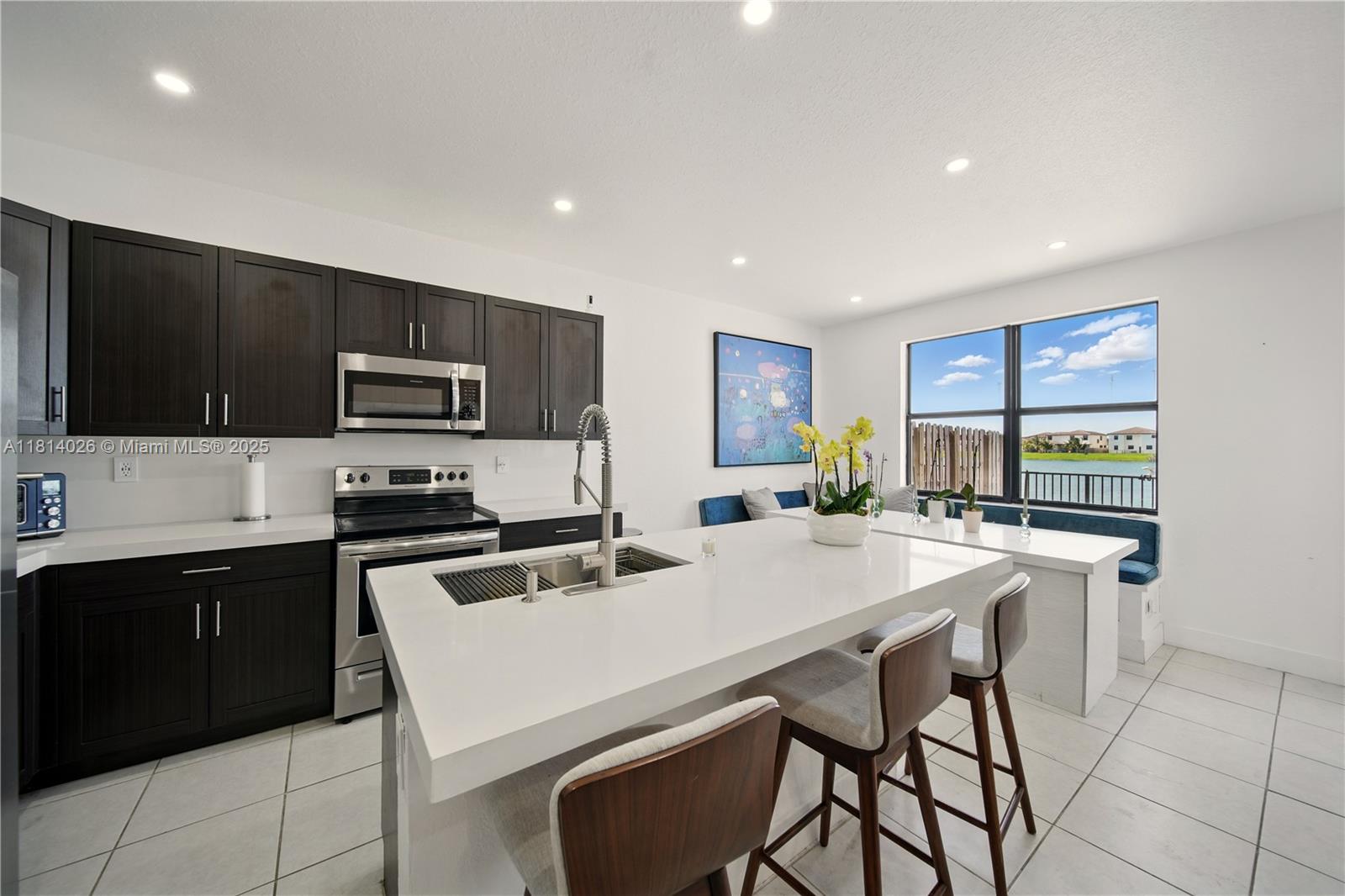 ENCLAVE SOUTH PHASE 1 - Residential Lease