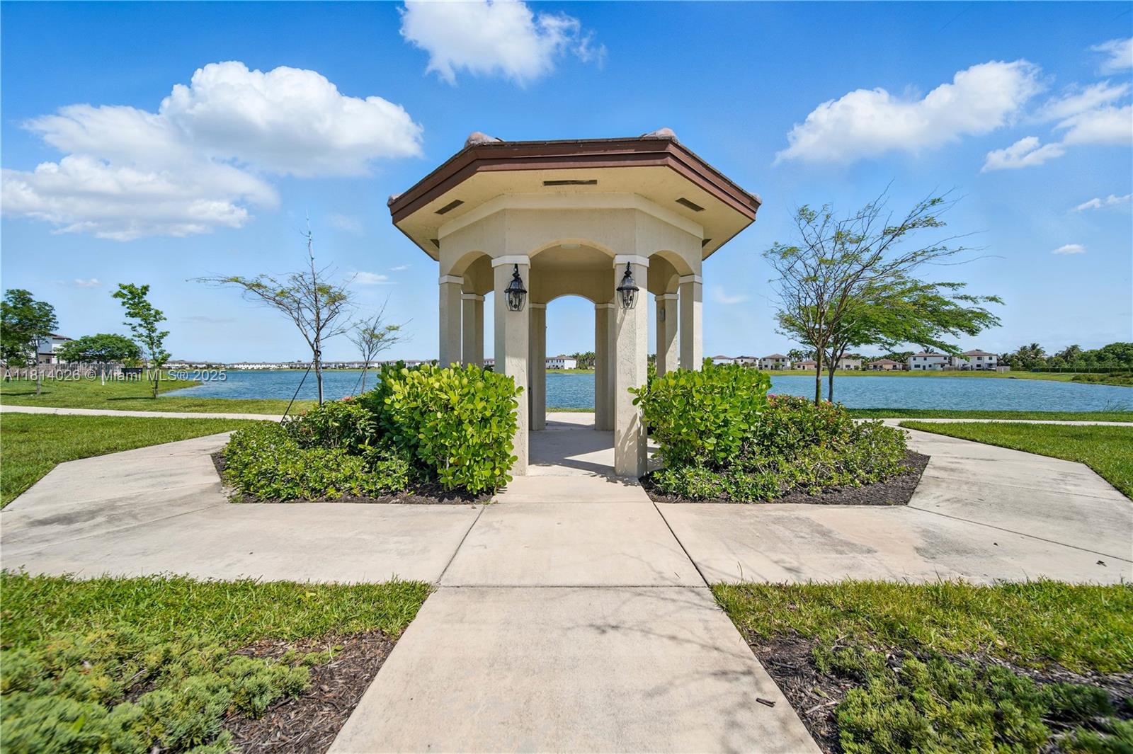 ENCLAVE SOUTH PHASE 1 - Residential Lease
