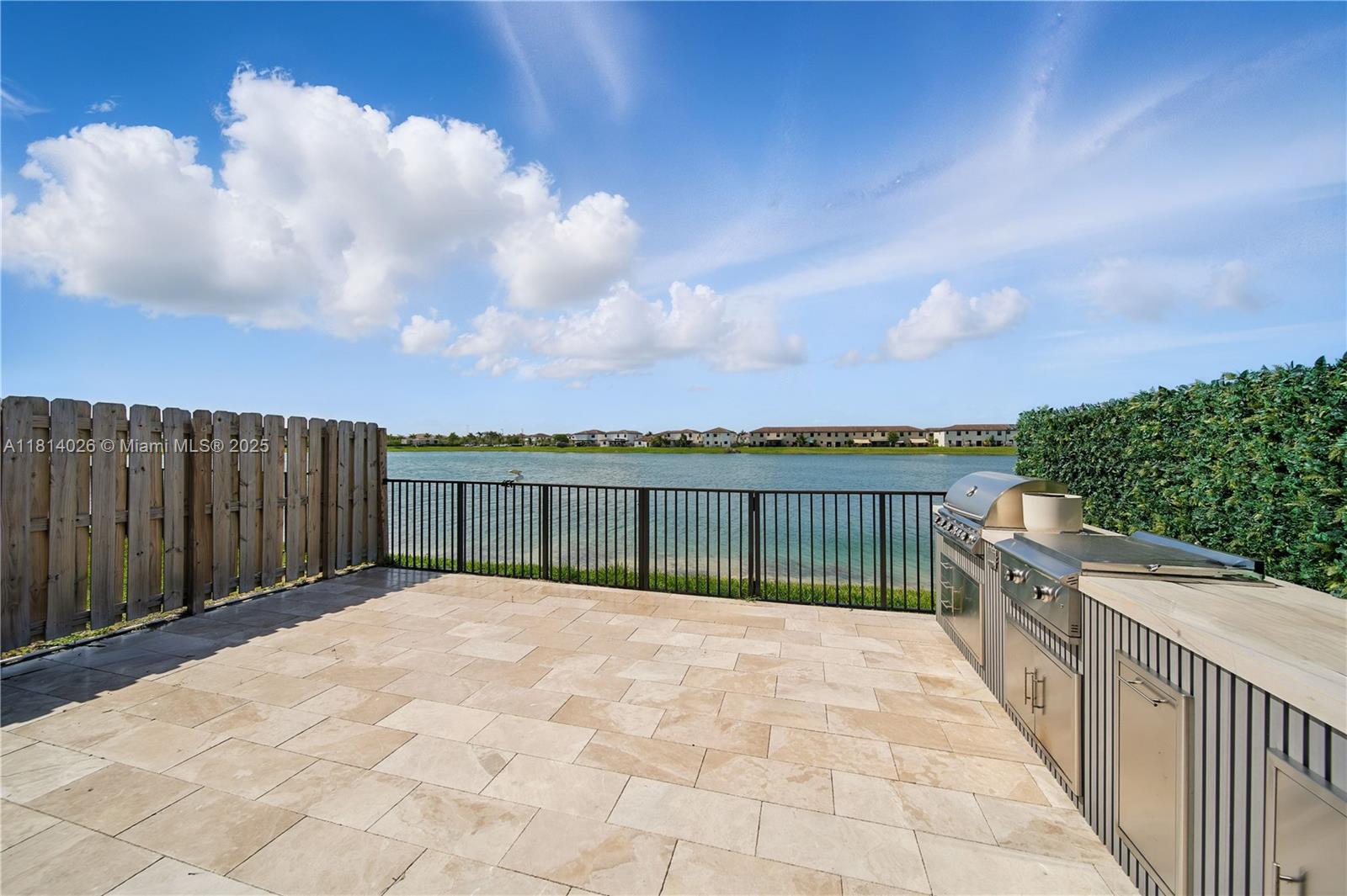 ENCLAVE SOUTH PHASE 1 - Residential Lease
