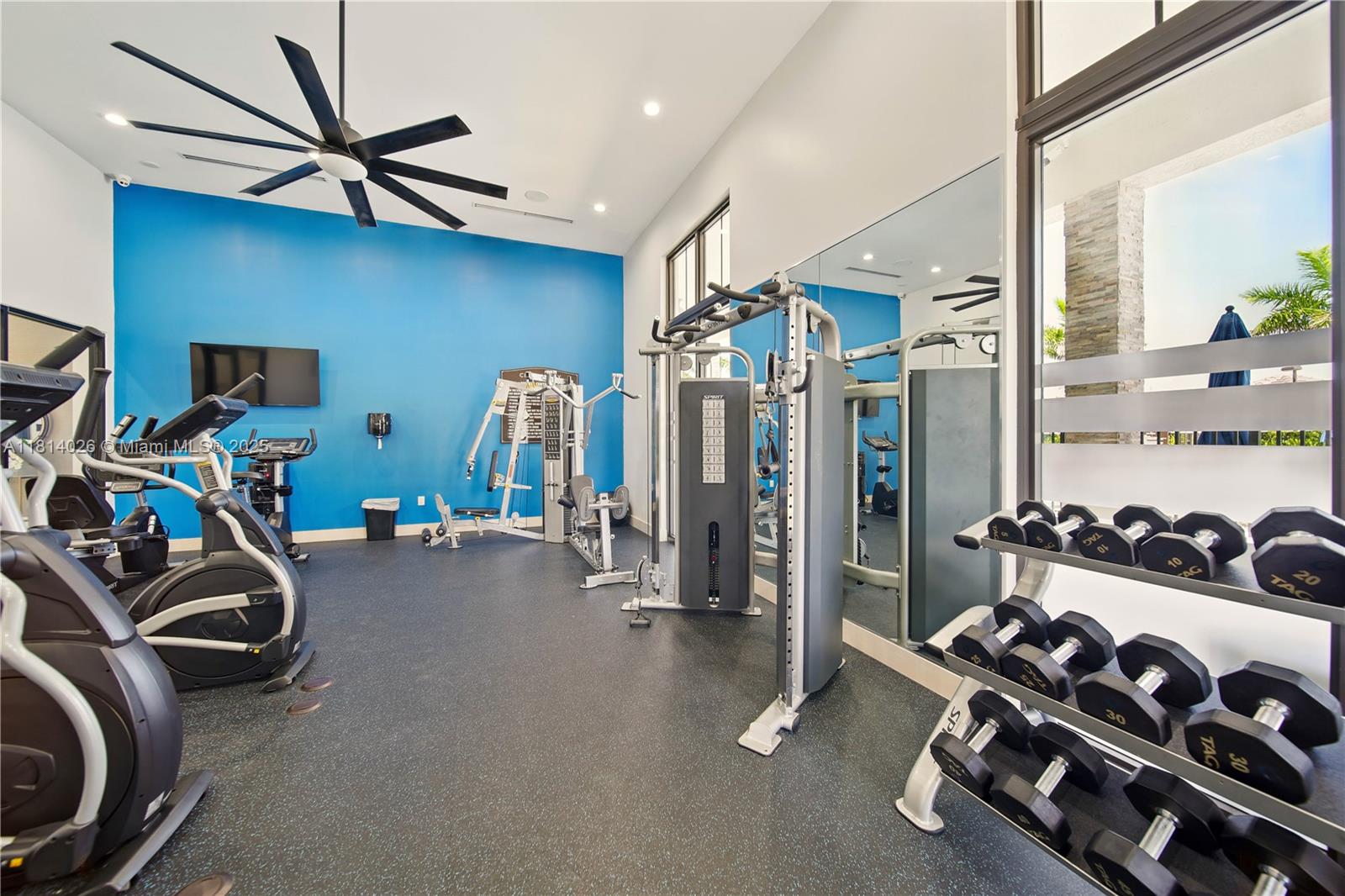 ENCLAVE SOUTH PHASE 1 - Residential Lease