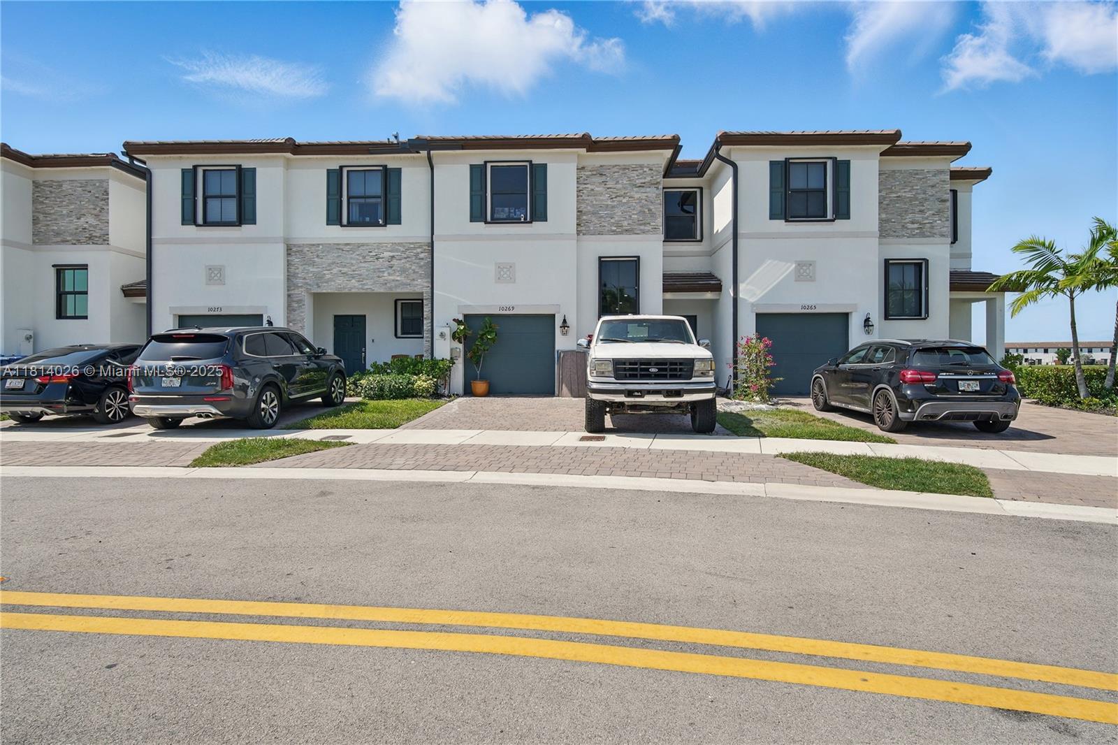 ENCLAVE SOUTH PHASE 1 - Residential Lease