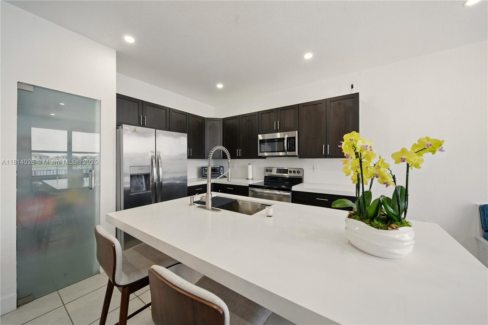 ENCLAVE SOUTH PHASE 1 - Residential Lease