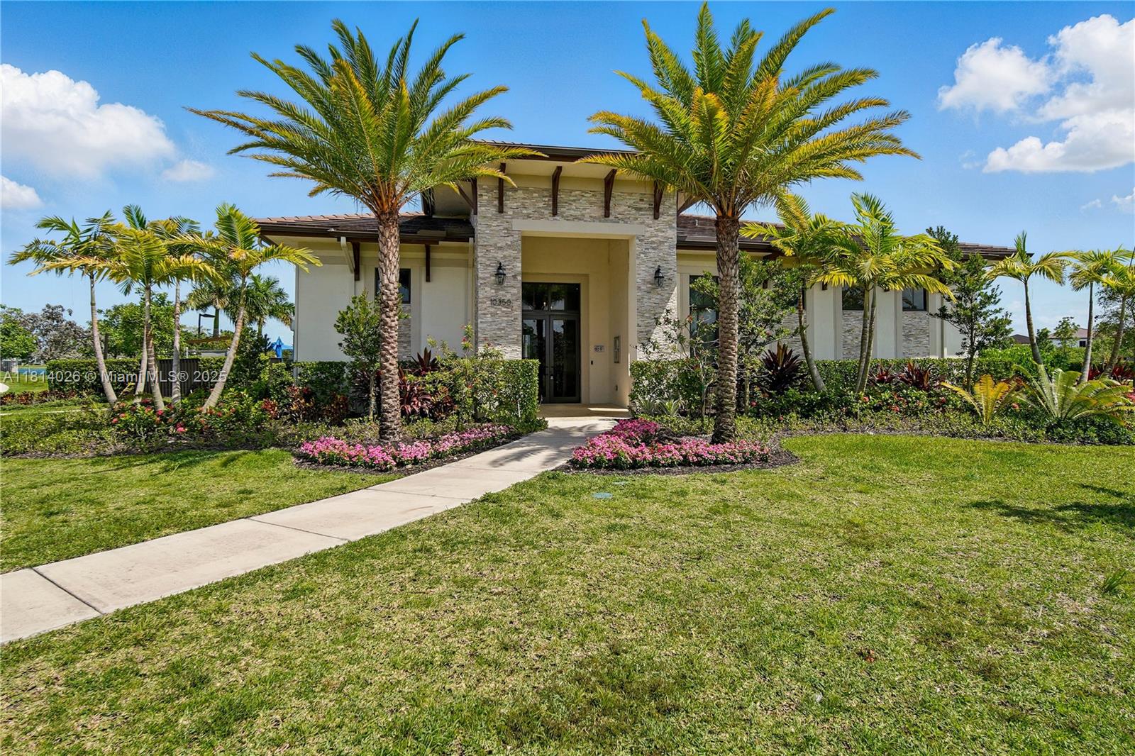 ENCLAVE SOUTH PHASE 1 - Residential Lease