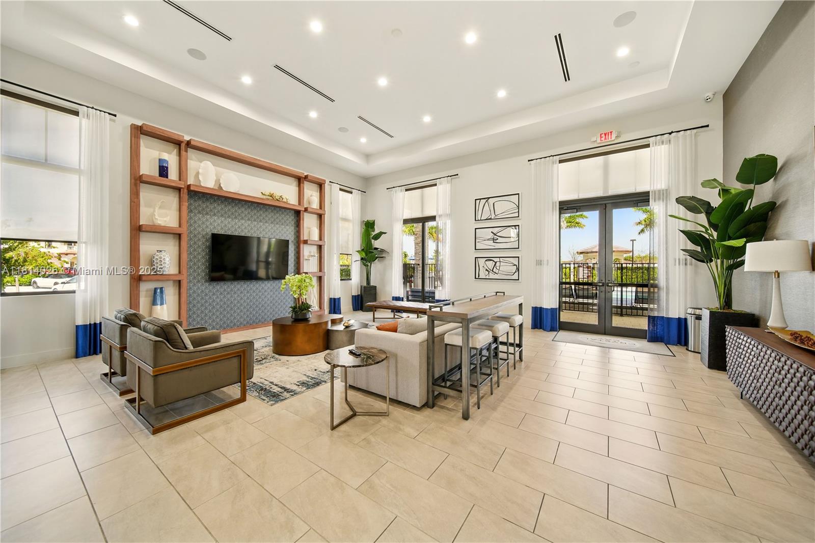 ENCLAVE SOUTH PHASE 1 - Residential Lease