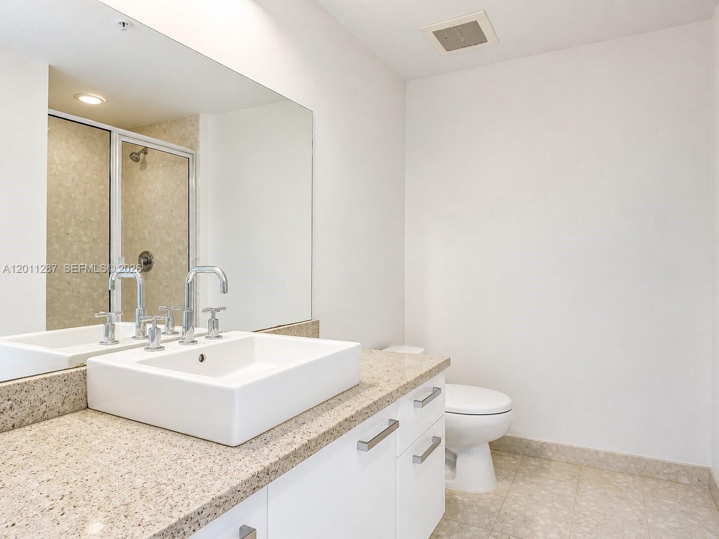 185 SW 7th St 3800
