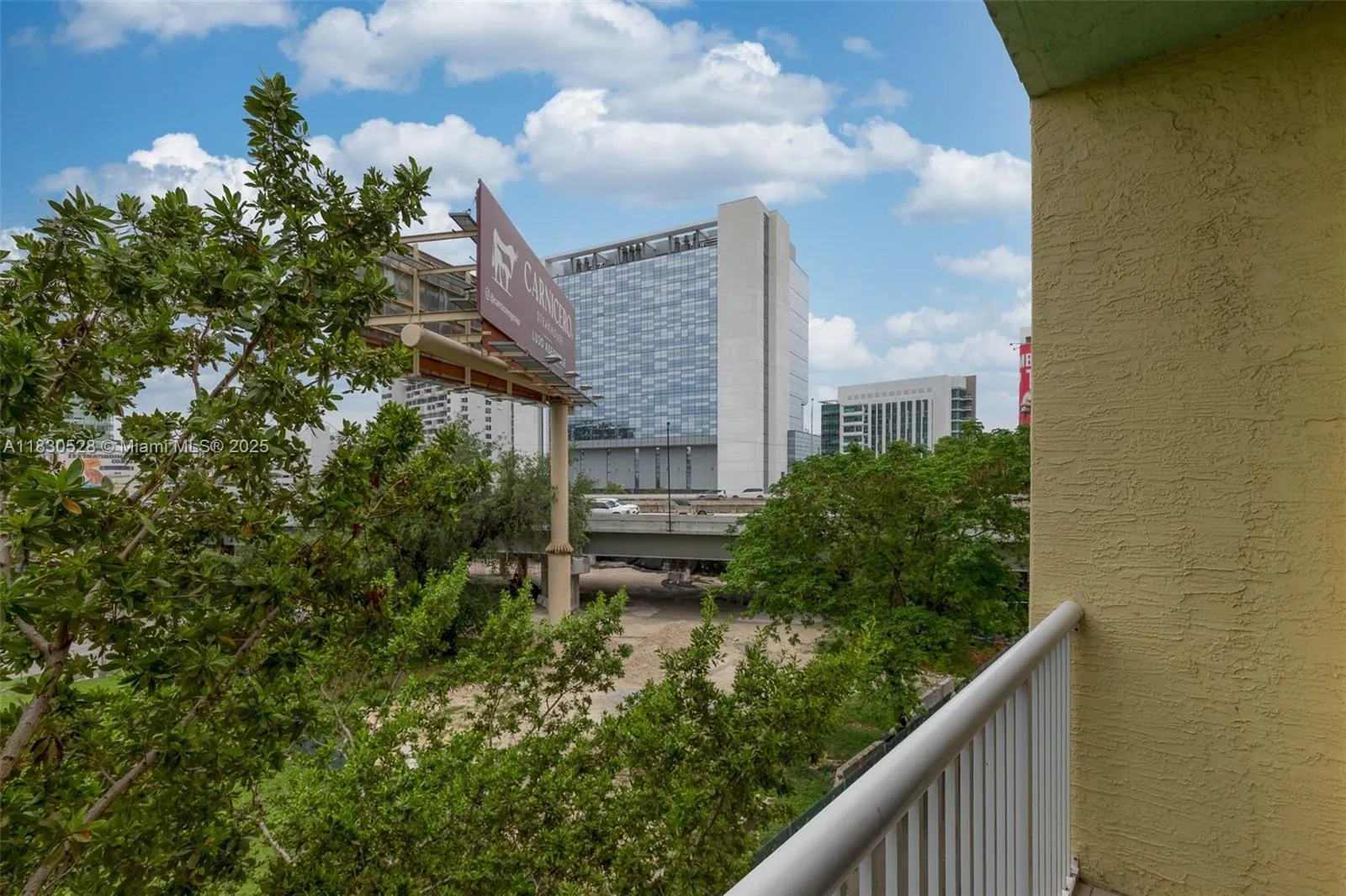 Miami, Florida 33136, United States, 1 Bedroom Bedrooms, ,1 BathroomBathrooms,Residential,Active,162074