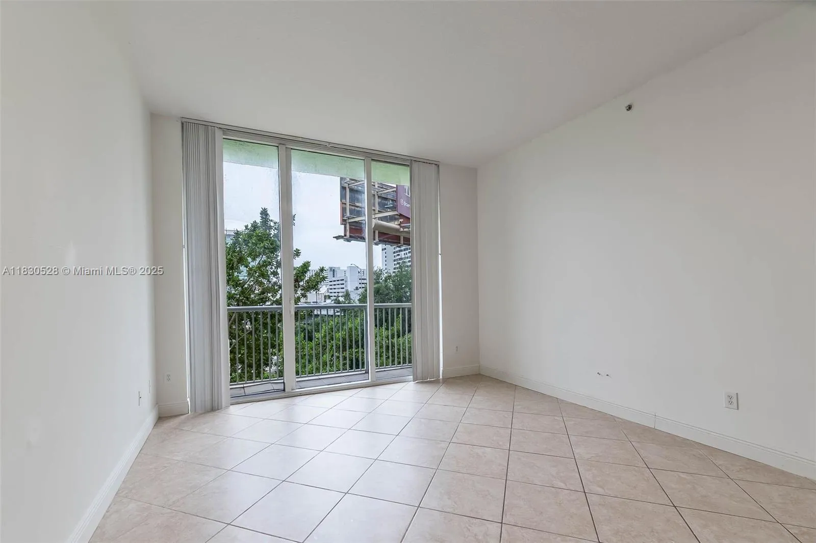 Miami, Florida 33136, United States, 1 Bedroom Bedrooms, ,1 BathroomBathrooms,Residential,Active,162074