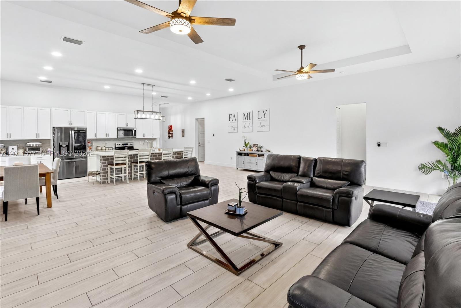 VENETIAN PARC - Residential