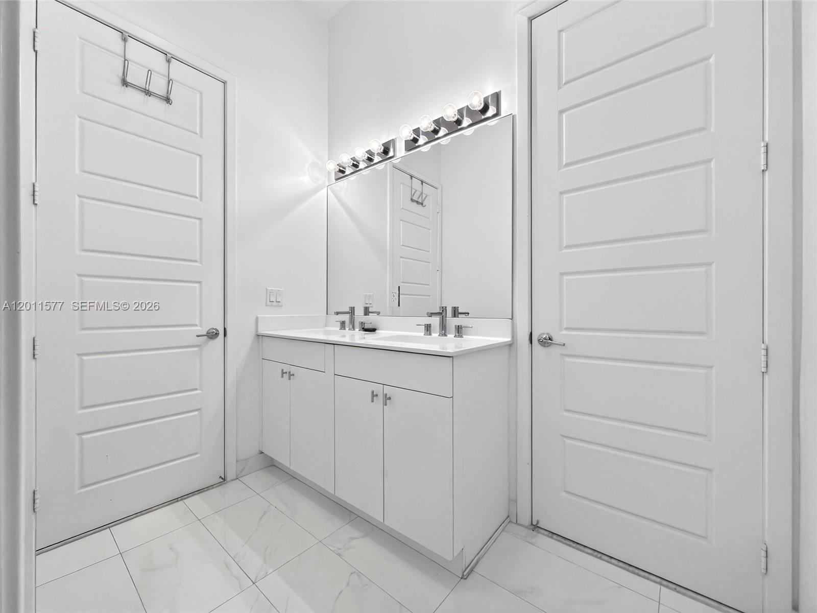VENETIAN PARC - Residential