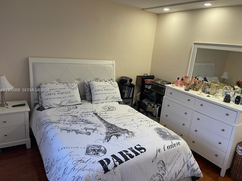 OCEANSIDE APARTMENTS CO-O - Residential