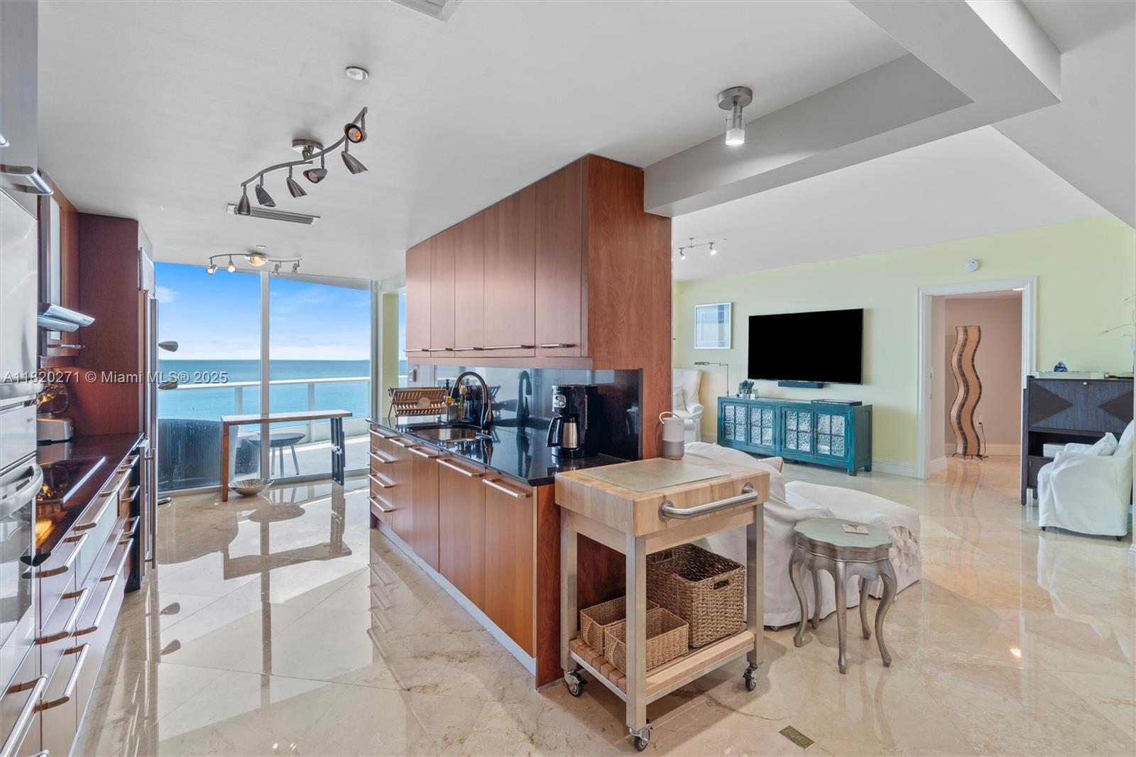 1600 S Ocean Blvd 402
