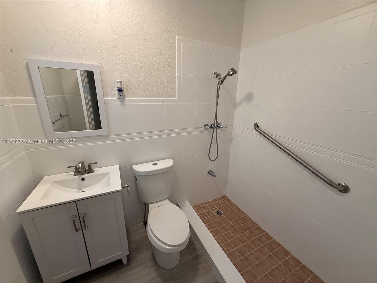 EAST SHENANDOAH - Residential Lease