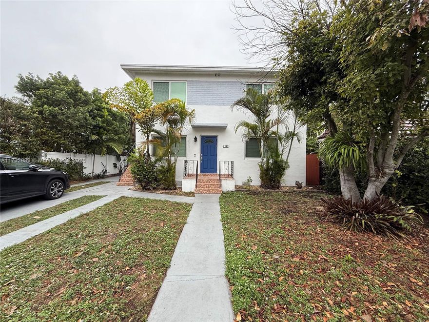 Spacious 4 bed room 2 bathroom ground floor unit, centrally located and ready to move in. Text listing agent with inquiries and to schedule showings.