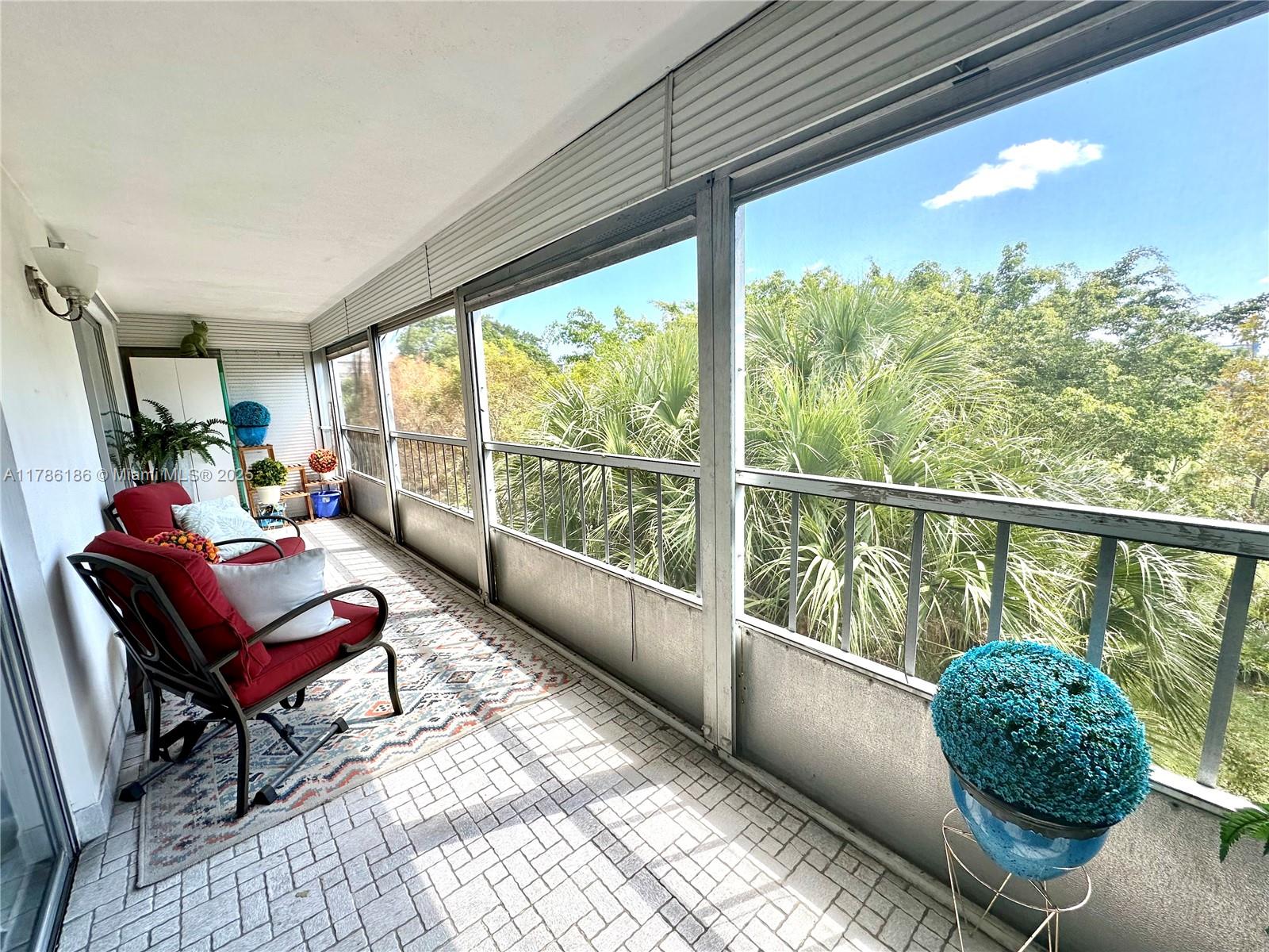 HILLCREST COUNTRY CLUB APT - Residential