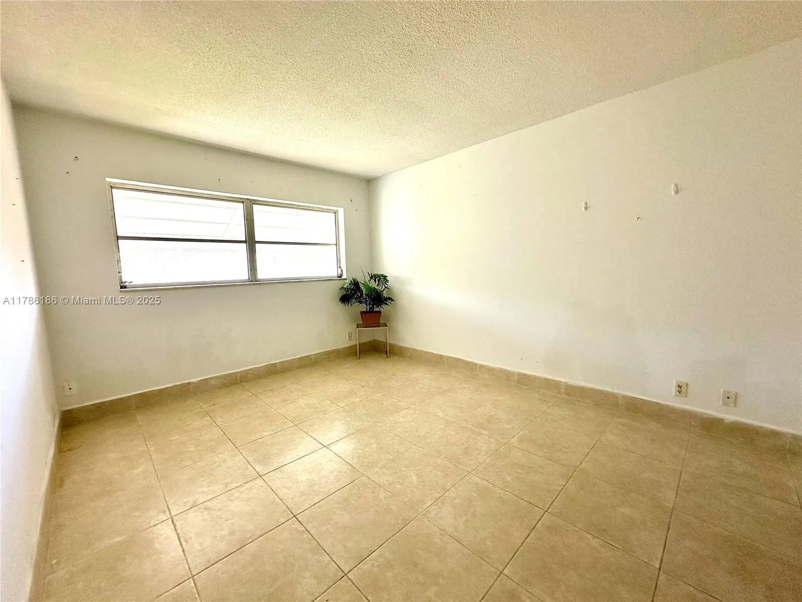 Hollywood, Florida 33021, United States, 3 Bedrooms Bedrooms, ,4 BathroomsBathrooms,Residential,Active,112437