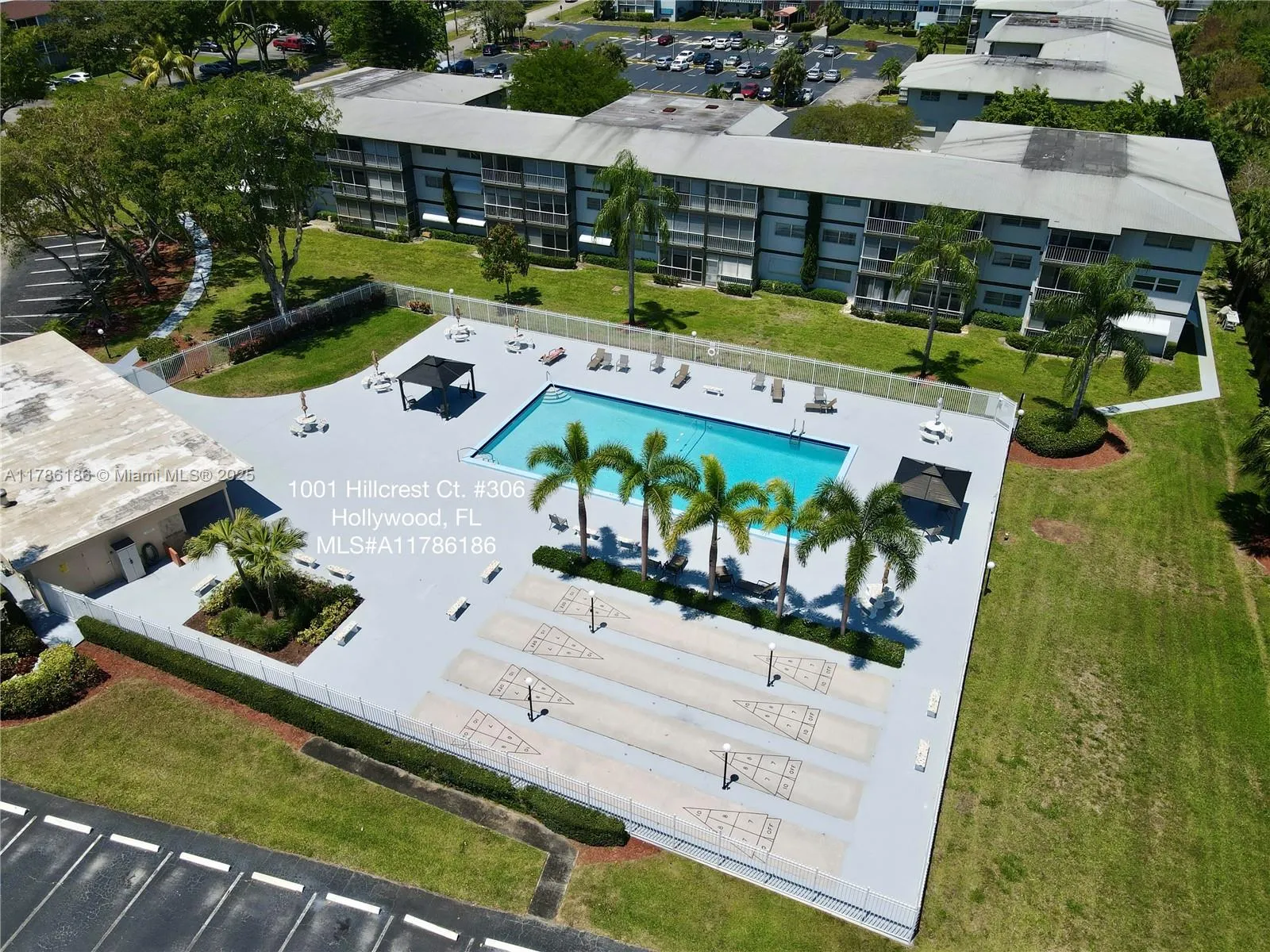 Hollywood, Florida 33021, United States, 3 Bedrooms Bedrooms, ,4 BathroomsBathrooms,Residential,Active,112437