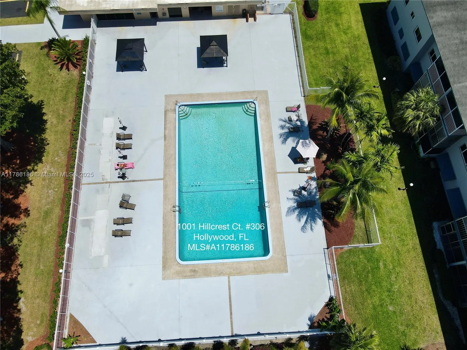 Hollywood, Florida 33021, United States, 3 Bedrooms Bedrooms, ,4 BathroomsBathrooms,Residential,Active,112437